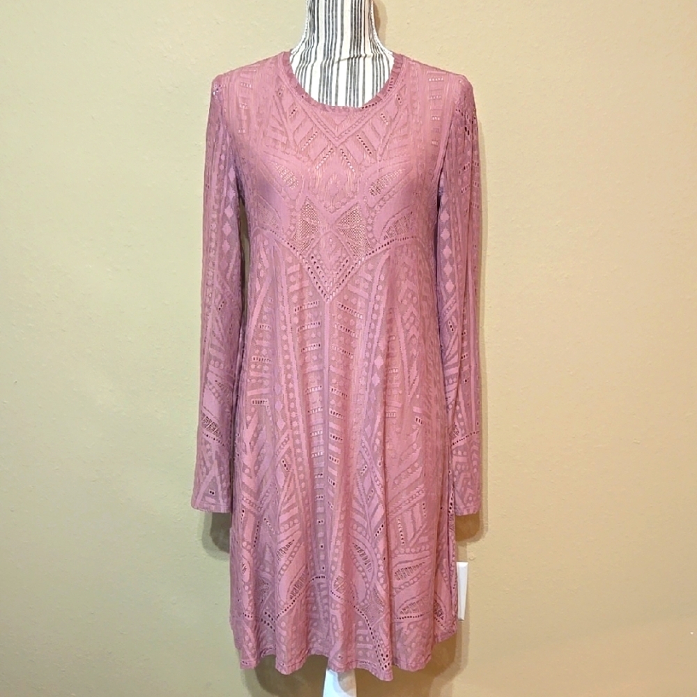 🩷BCBGMaxAzria🩷Elegant Pink Lace Dress🩷